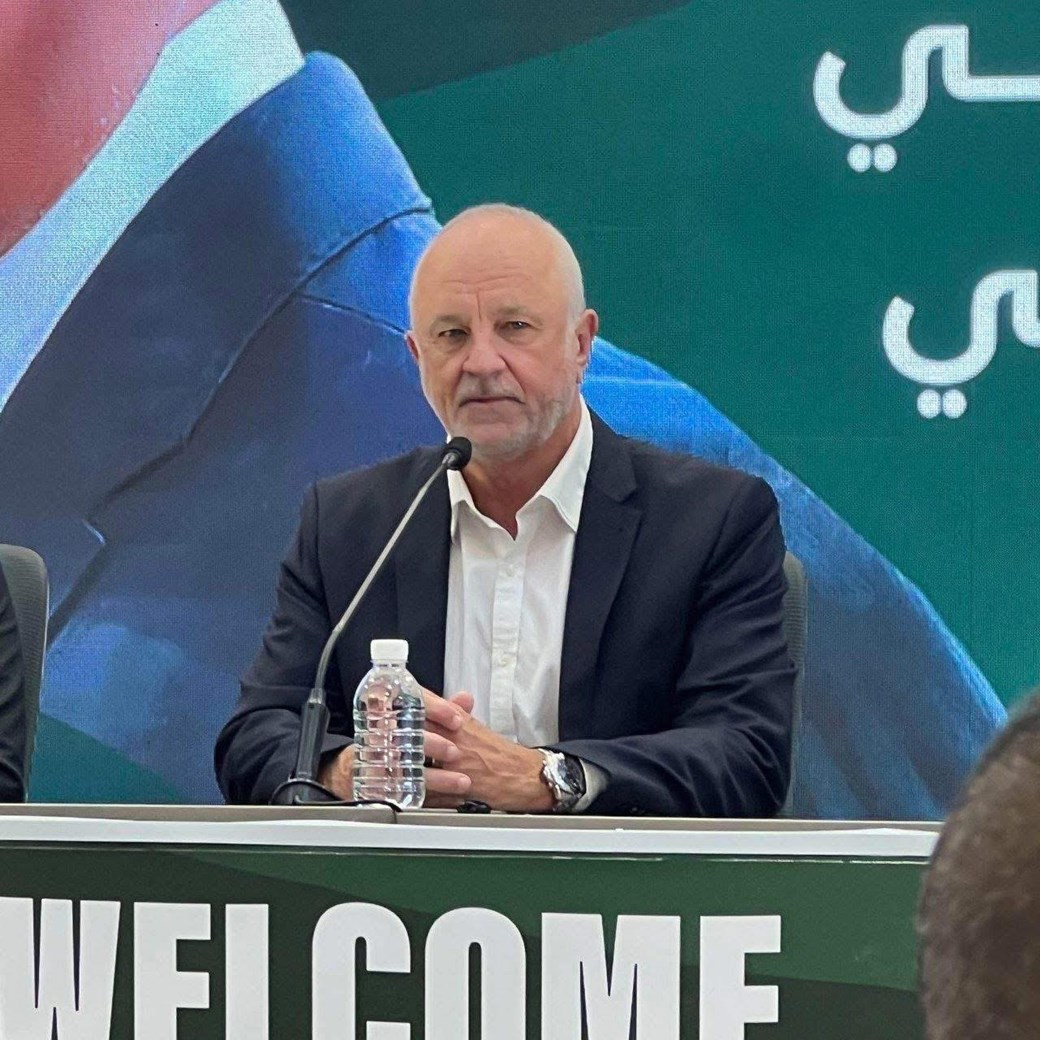 ارنولد : أنا هنا كأب للاعبين قبل ان اكون مدرباً ، وهدفنا التأهل الى المونديال