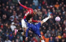 مانشستر يونايتد يحسم قمة أولد ترافورد بالفوز على تشيلسي 2-1