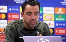 معسكر تشافي يحثه على برشلونة نهاية الموسم