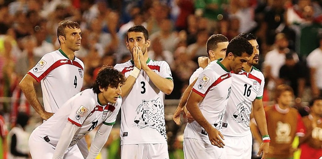 نجم الكرة الإيرانية السابق: أسوء أيام حياتي عشتها بعد مباراة العراق !