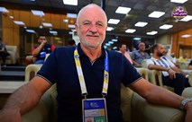 أرنولد يعقد اجتماعًا افتراضيًا مع المحترفين استعدادًا لمواجهتي كوريا الجنوبية والأردن