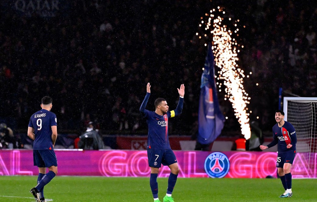 باريس سان جيرمان يتوج بلقبه الثاني عشر في الدوري !