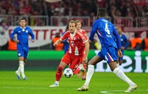 بايرن ميونيخ يتفوق على تشيلسي بثلاثية في افتتاح مشواره الأوروبي