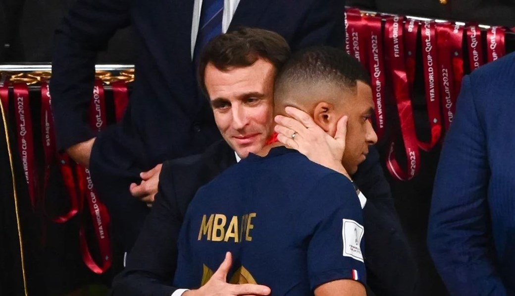 الرئيس الفرنسي يقف عائقاً بتحقيق حلم مبابي !