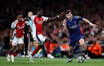 باريس يتغلب على الارسنال ويضرب موعداً مع الانتر في النهائي