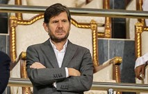 الاتحاد الإسباني لكرة القدم يستعد لتقديم عرض لمدير برشلونة السابق