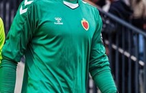 حارس عراقي محترف  يقترب من اللعب في دوري نجوم العراق