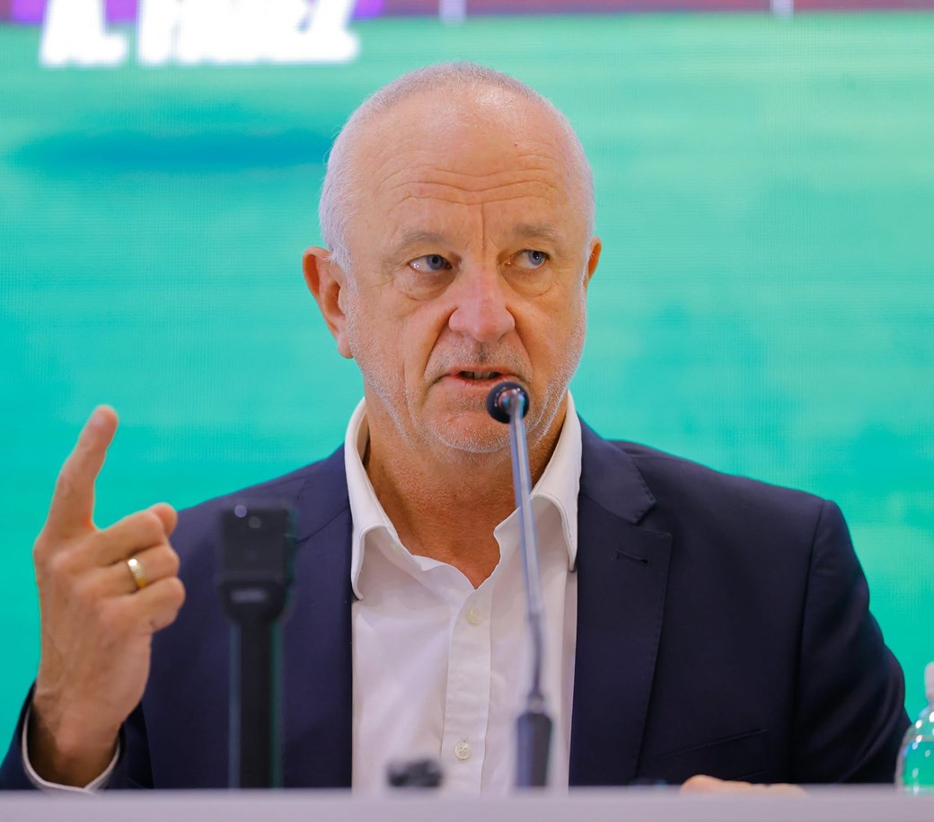 أرنولد: سنكون جاهزين للتحدي الكبير في البصرة.. وسنلعب بـ12 لاعبًا