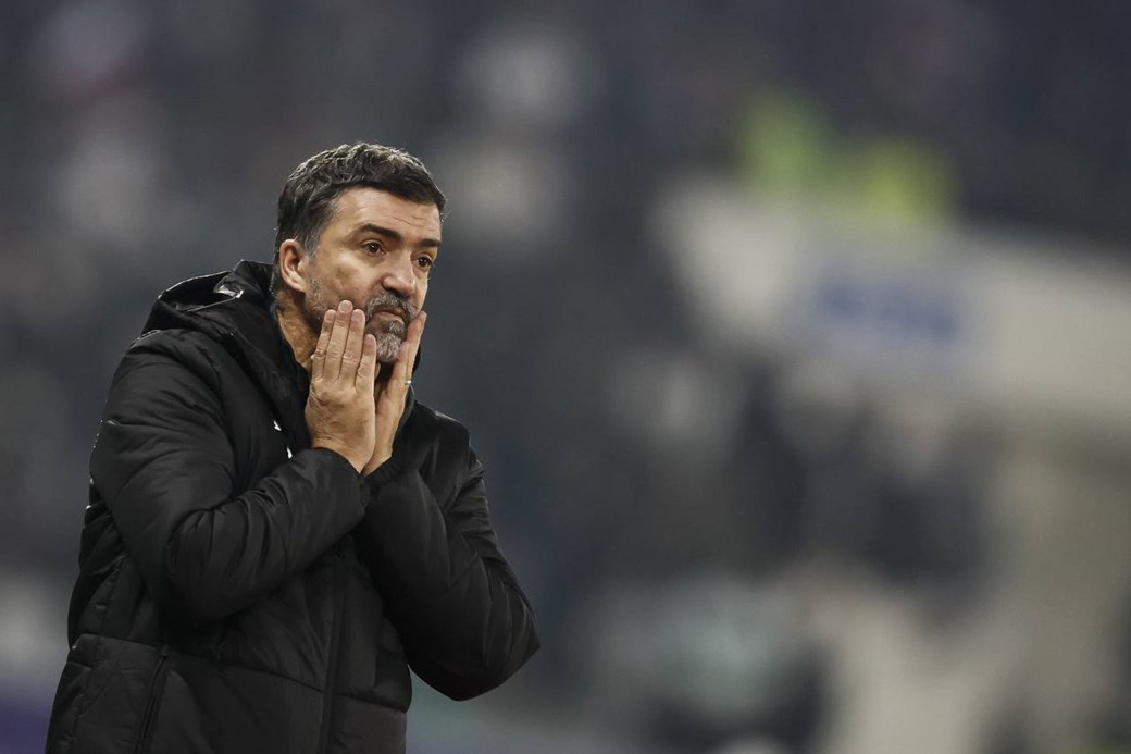 المدرب سوزا يوضح حقيقة عرض العراق لتدريب الاولمبي