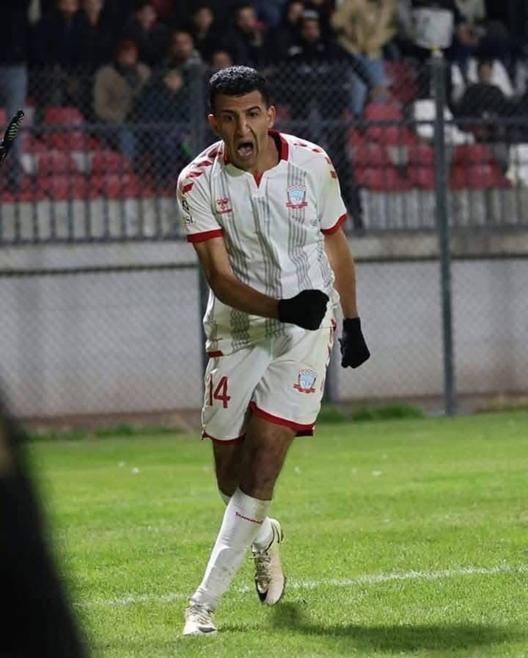 مجد عطوان يعطي موافقة مبدئية لتمثيل هذا الفريق في الموسم المقبل ..