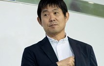 مدرب منتخب اليابان الأول: جيل الساموراي الشباب مبشر.. و "أويوا" ذكياً 