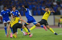 أربيل يواصل تألقه ويتغلب على الميناء بثلاثية في دوري نجوم العراق