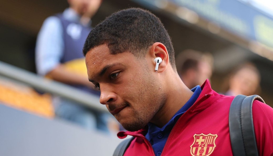 هل يرحل فيتور روكي عن برشلونة مبكراً ؟!