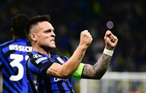 الانتر يقصي برشلونة ويتأهل الى نهائي الابطال