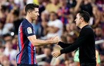 الكشف عن الأسباب التي جعلت تشافي يريد بيع روبرت ليفاندوفسكي