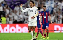 بثلاثية في برشلونة.. ريال مدريد يقترب من حسم الليجا