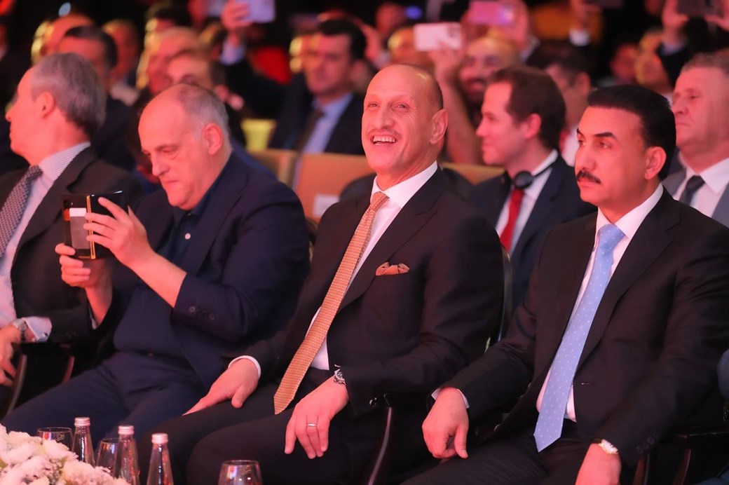 تيباس يفتتح مقر الليغا في بغداد ويتابع مباراة الديربي