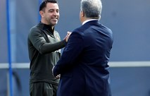 رئيس برشلونة يقيل تشافي هيرنانديز بعد شهر من تأكيد البقاء 