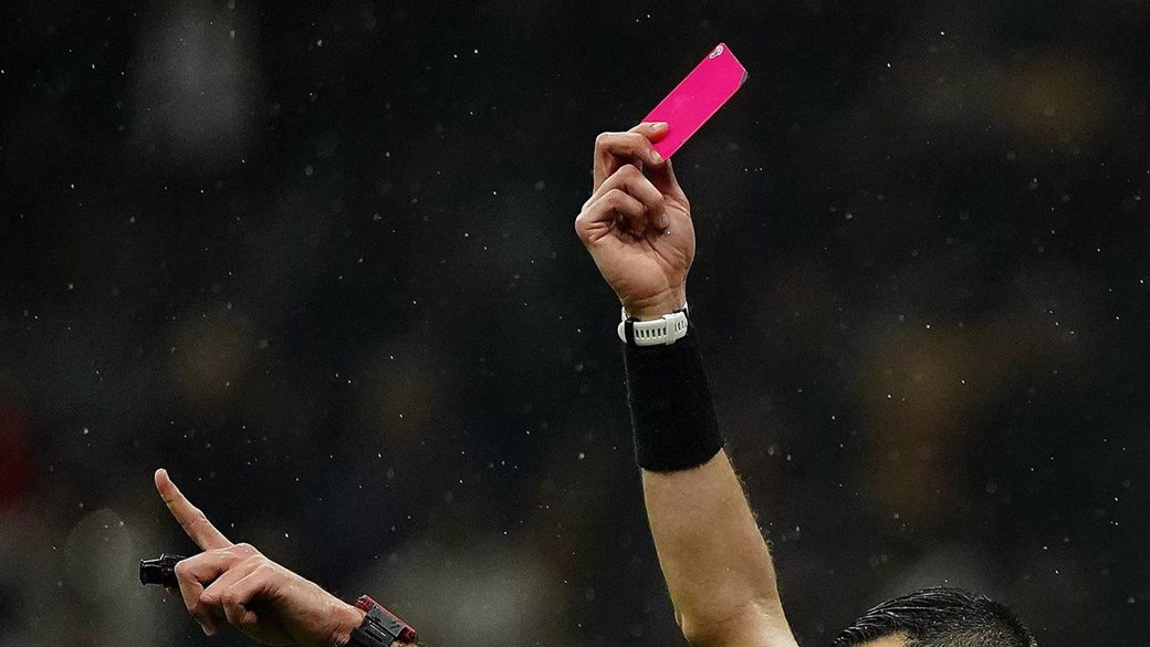 ما هي البطاقة الوردية التي سيتم استخدامها في كوبا أمريكا 2024