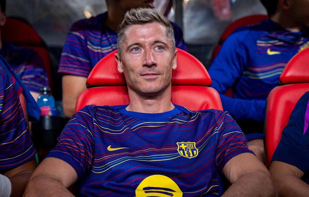 ليفاندوفسكي .. ماكينة الأهداف التي لا تهدأ في برشلونة