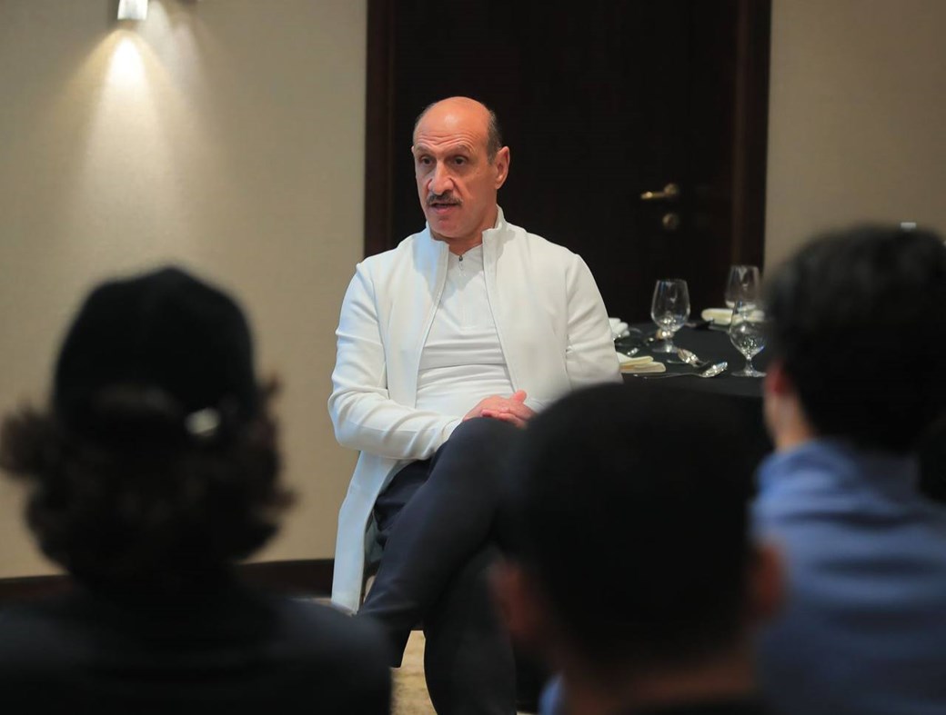 درجال يحفز لاعبي الأولمبي قبل مواجهة السعودية اليوم