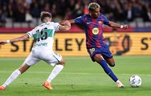 برشلونة يتجاوز إلتشي بثلاثية ويواصل مطاردة ريال مدريد في الليغا