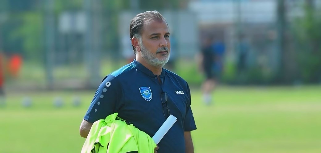 أحمد عزت: علمنا بإستقالة مدرب أمانة بغداد من معرض الكرة