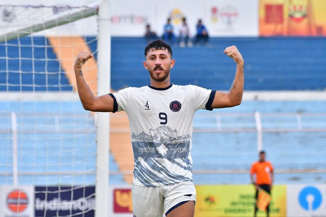 عتريس : الدوري العراقي من اقوى الدوريات في اسيا ومتابع كثيراً لمباريات ايمن حسين