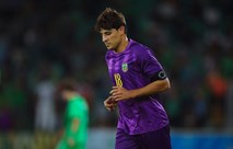 ميمي يترقب عرضًا خارجيًا ويؤجل حسم وجهته المحلية.. الشرطة الأقرب وزاخو يترقب