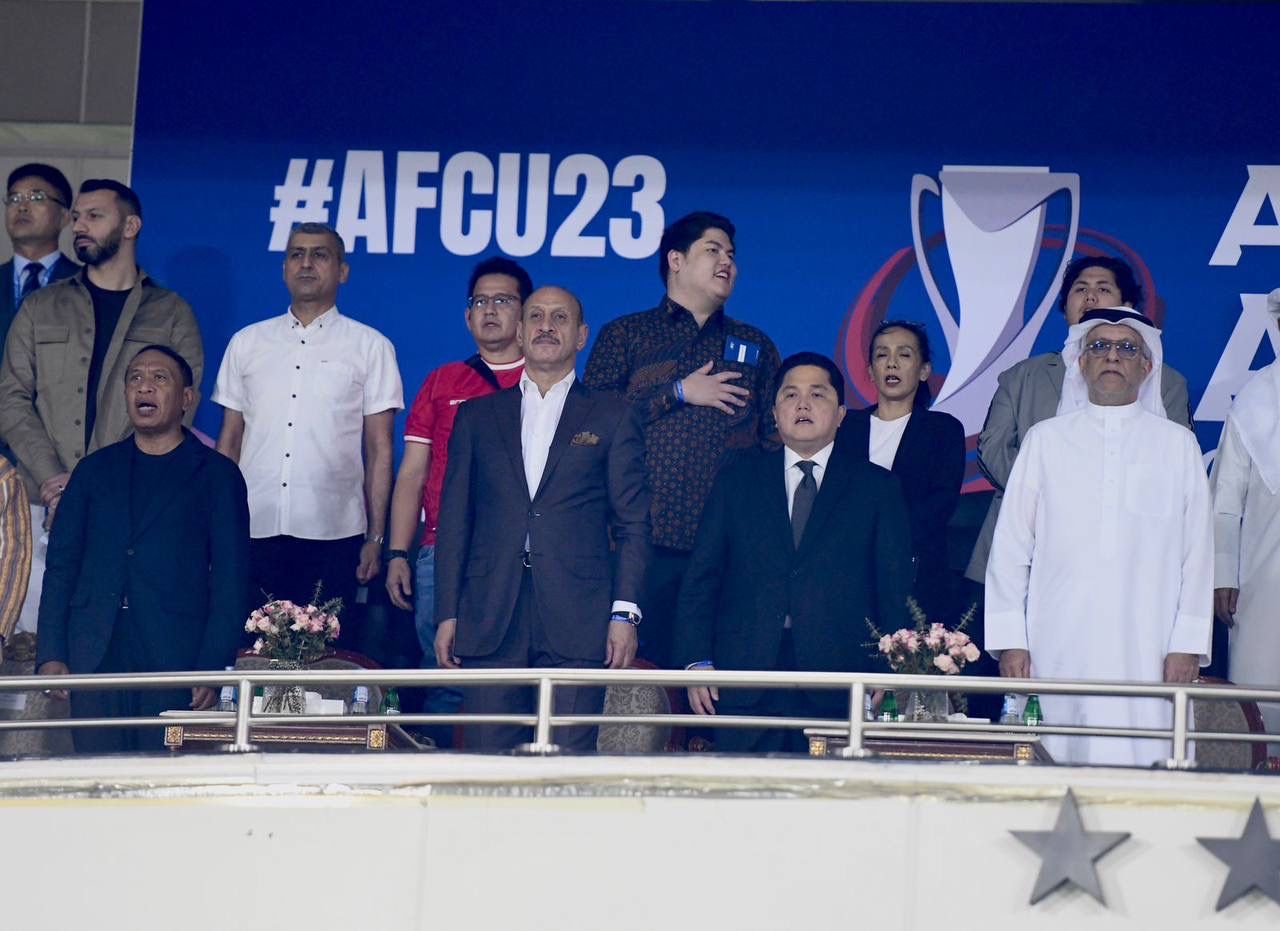 رئيس الإتحاد الإندونيسي : الطائرة دليل احترام العراقيين لنا