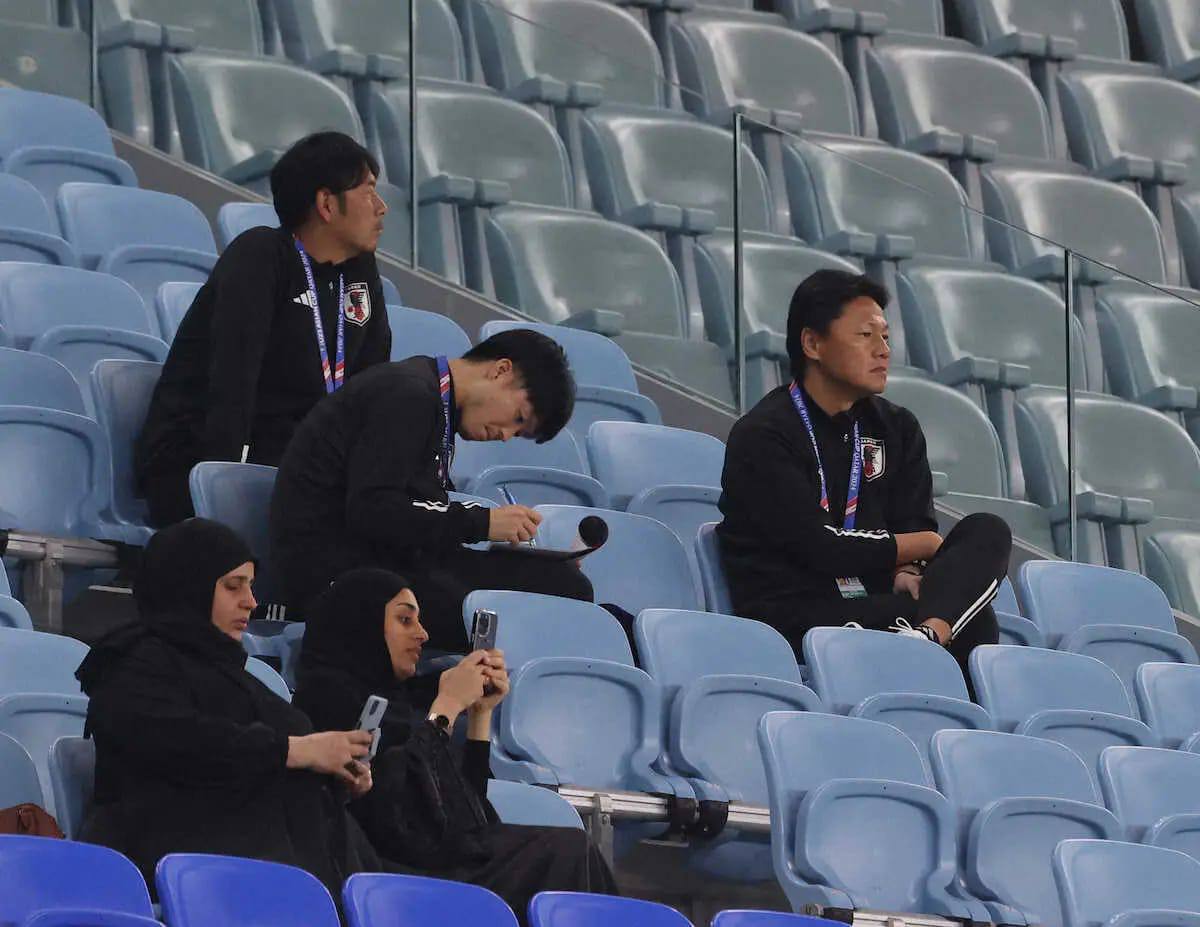 الإعلام الياباني يرصد تدريبات منتخبنا الأولمبي، ويزود وسائل الاعلام بتقرير كامل