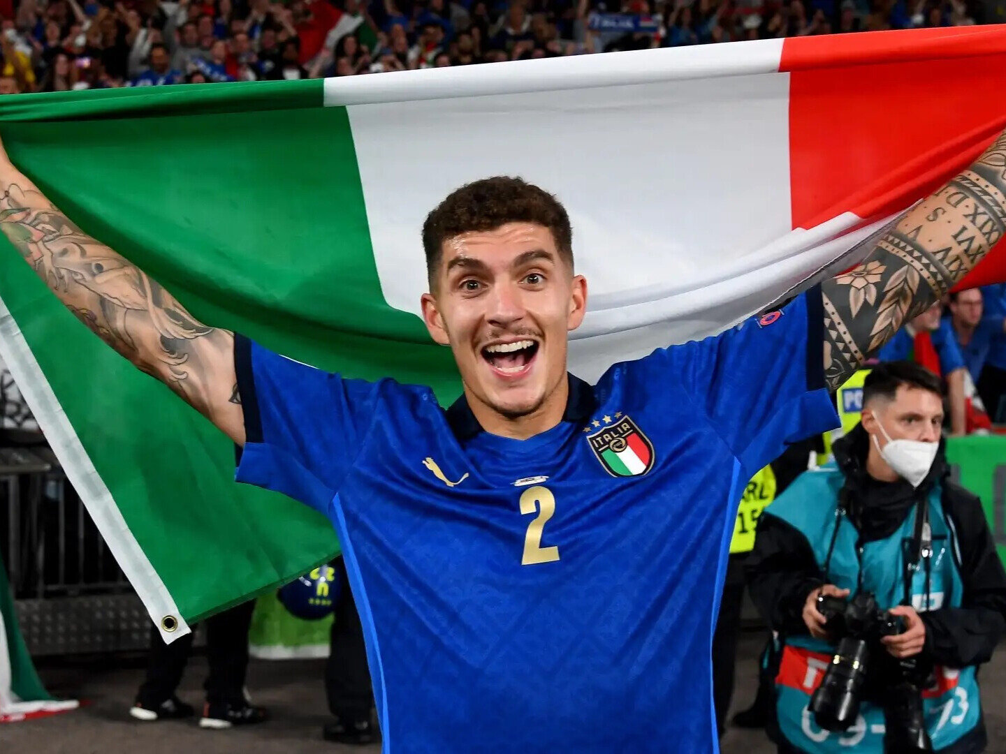 أفضل 10 لاعبين في مركز الظهير الأيمن في العالم (2025)