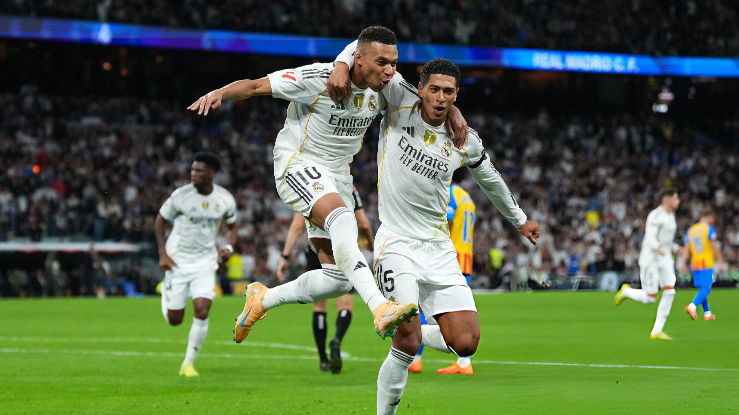 ريال مدريد يكتسح فالنسيا برباعية نظيفة ويواصل صدارة الليغا