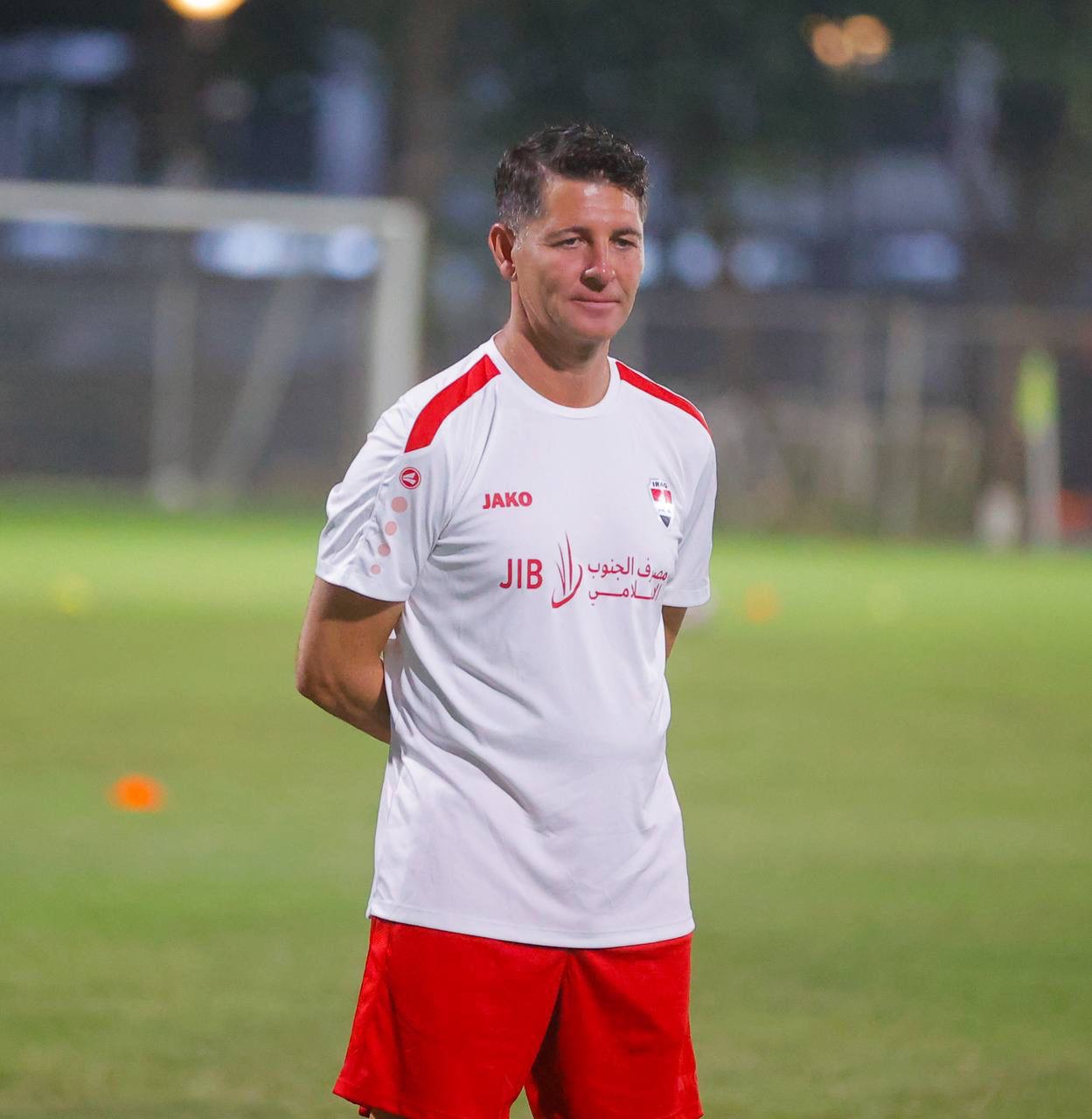 المنتخب الوطني يباشر تدريباته في جاكارتا 