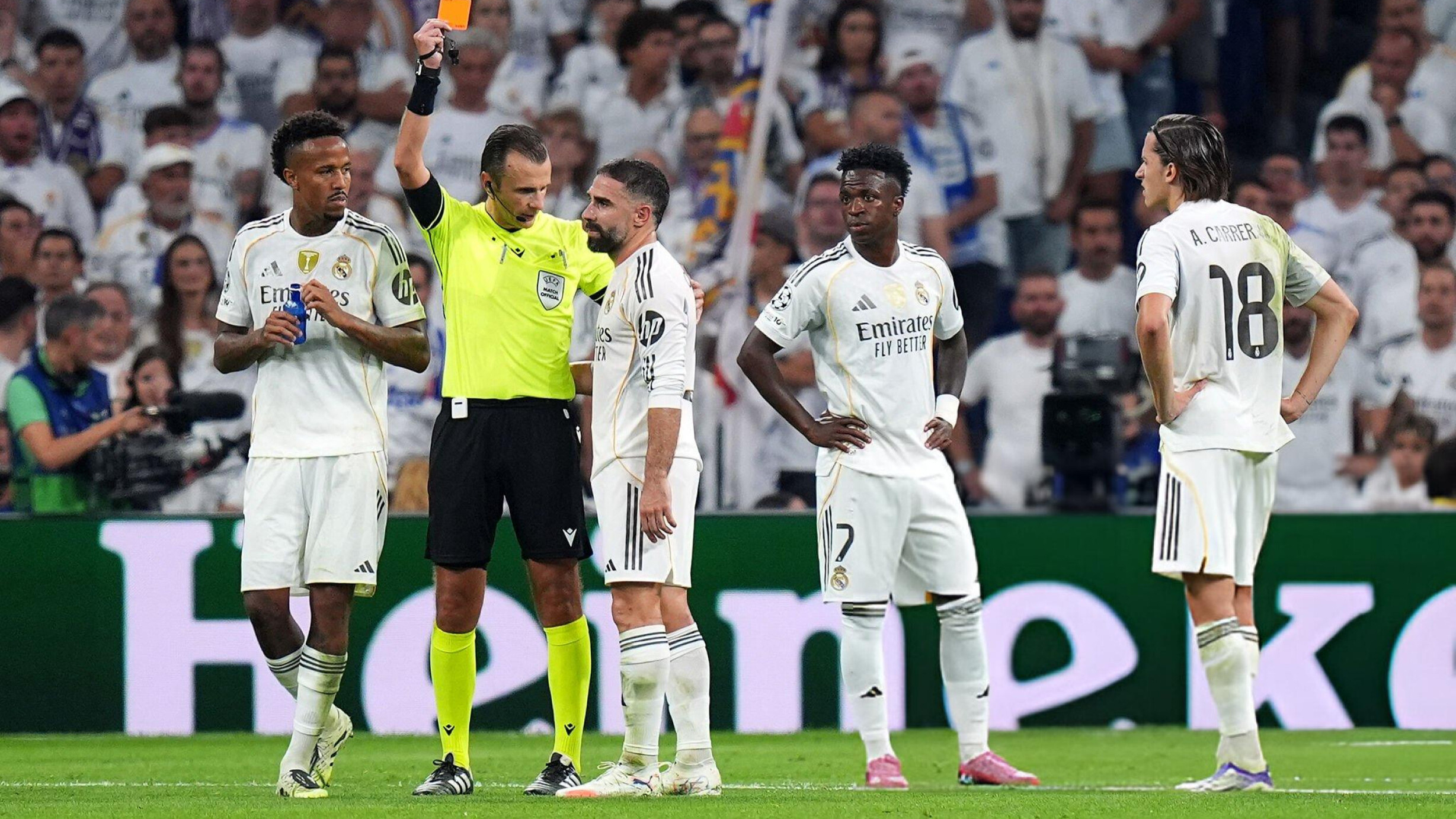 ريال مدريد يتخطى مارسيليا بثنائية مبابي رغم الطرد