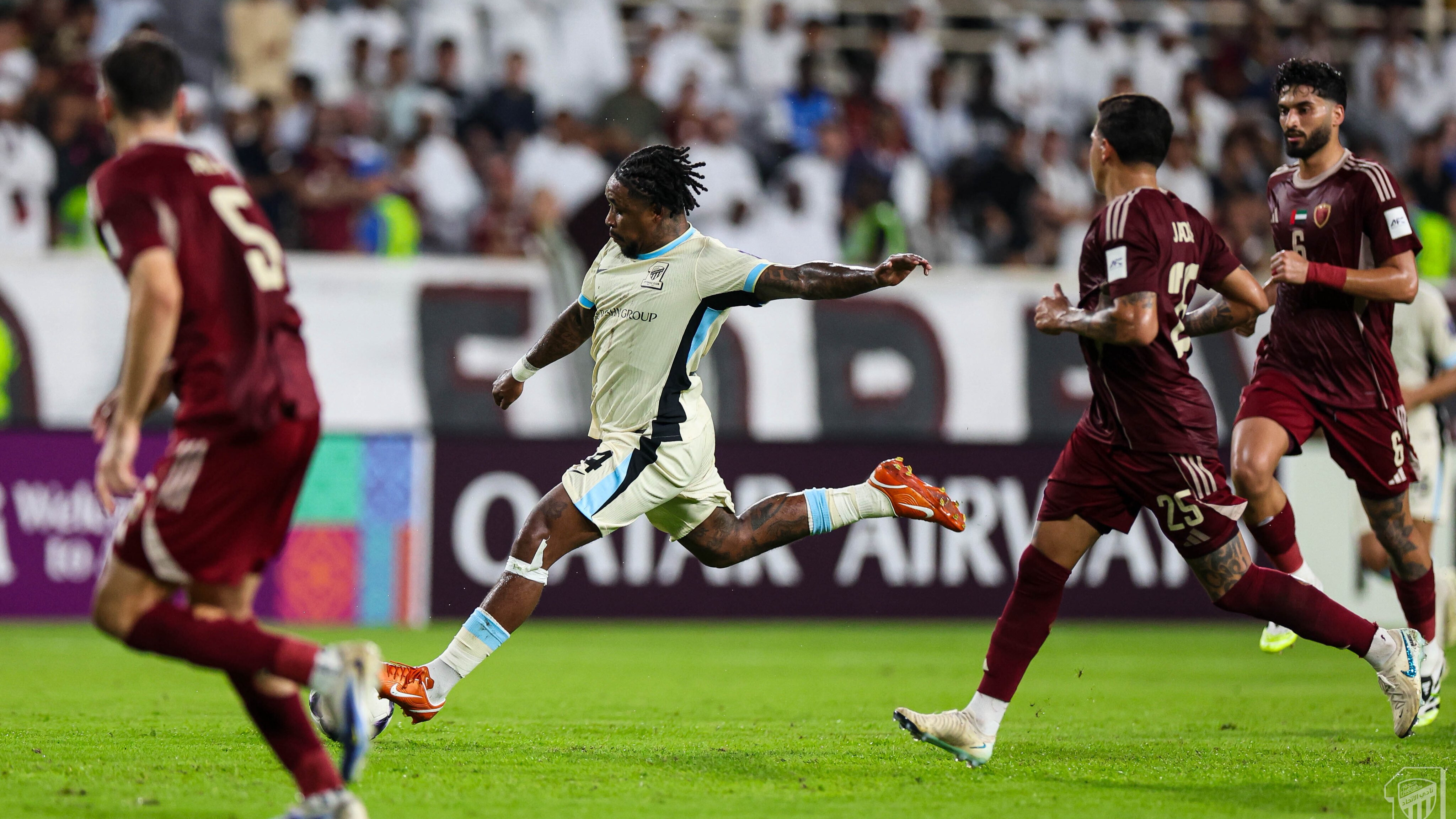 الوحدة الإماراتي يخطف فوزًا دراميًّا من الاتحاد السعودي