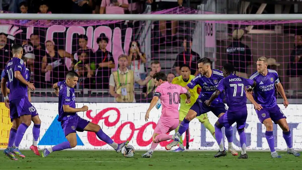 ميسي يقود إنتر ميامي إلى نهائي كأس الدوريات