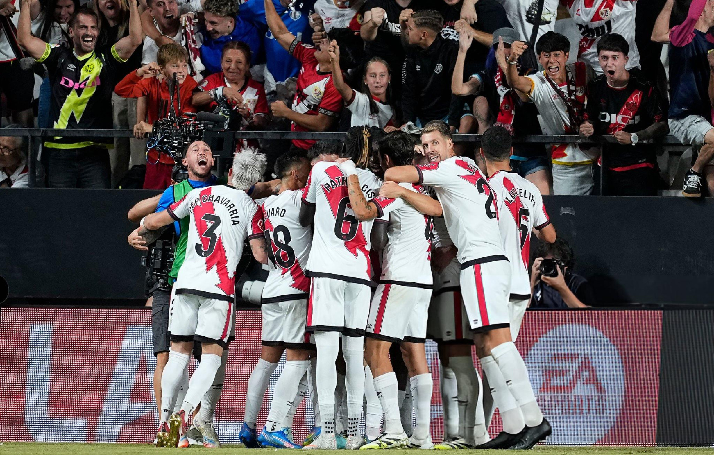 تعادل بطعم الخسارة .. برشلونة يتعثر أمام رايو فاليكانو في الدوري الإسباني