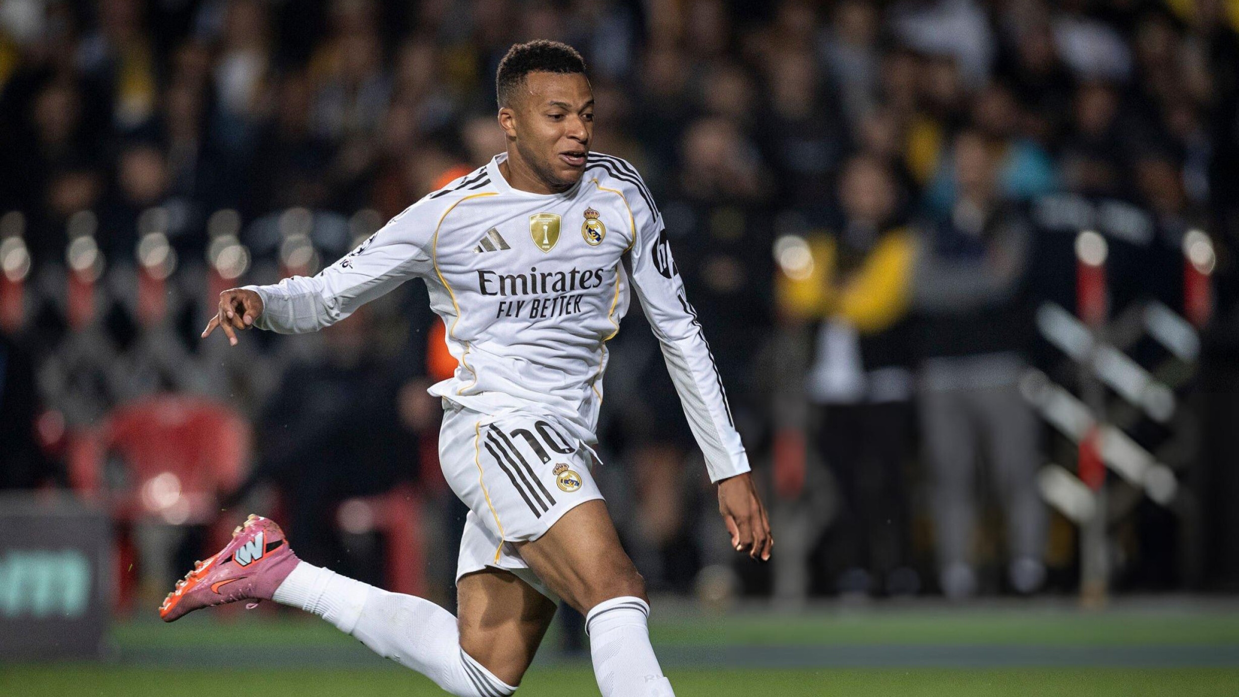 ريال مدريد يكتسح كايرات بخماسية في الجولة الثانية من دوري أبطال أوروبا