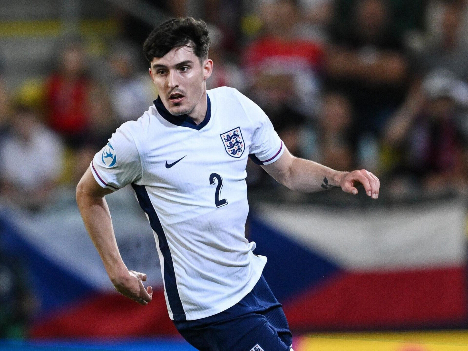 أفضل 10 لاعبين في مركز الظهير الأيمن في العالم (2025)